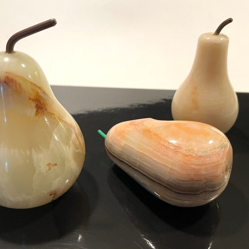 Modernist Three Stone Marble Pears Fruits With Stems - Picture 5 of 9